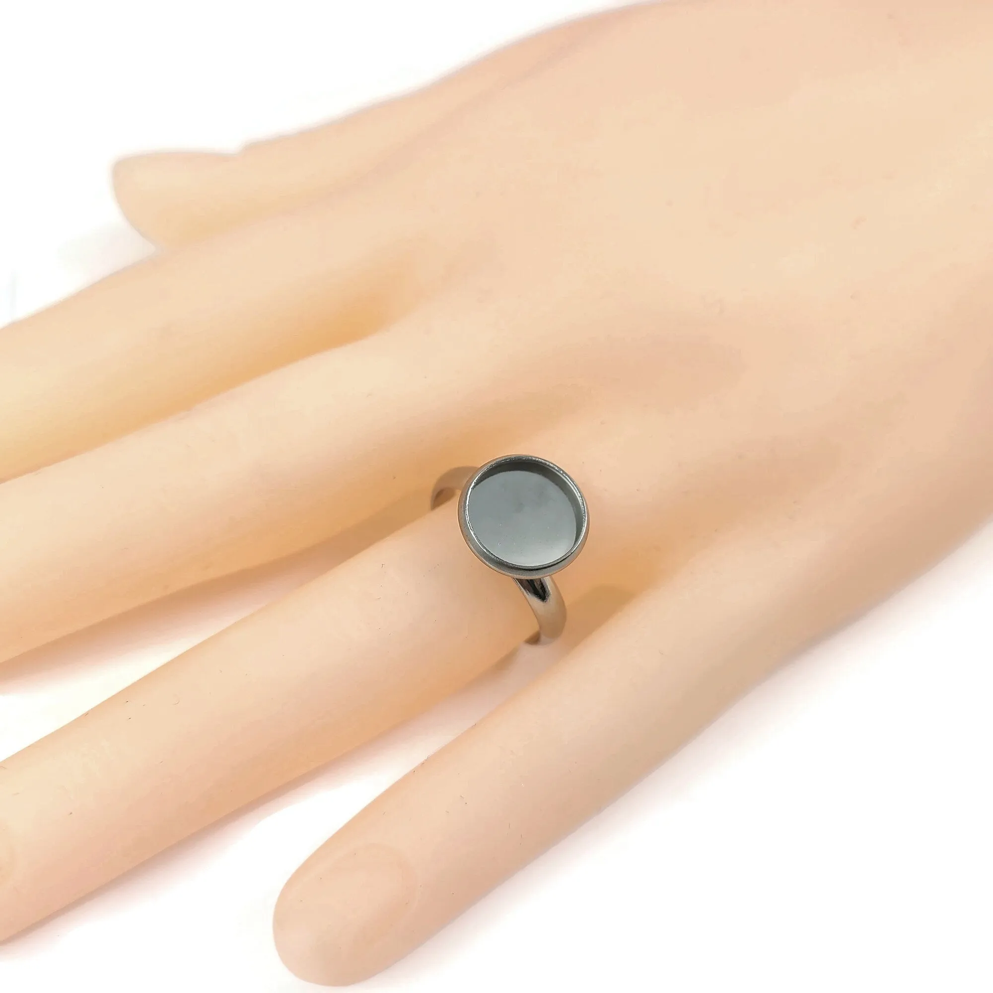 1 Stainless steel adjustable ring cabochon setting (fits 10mm 12mm dia.)