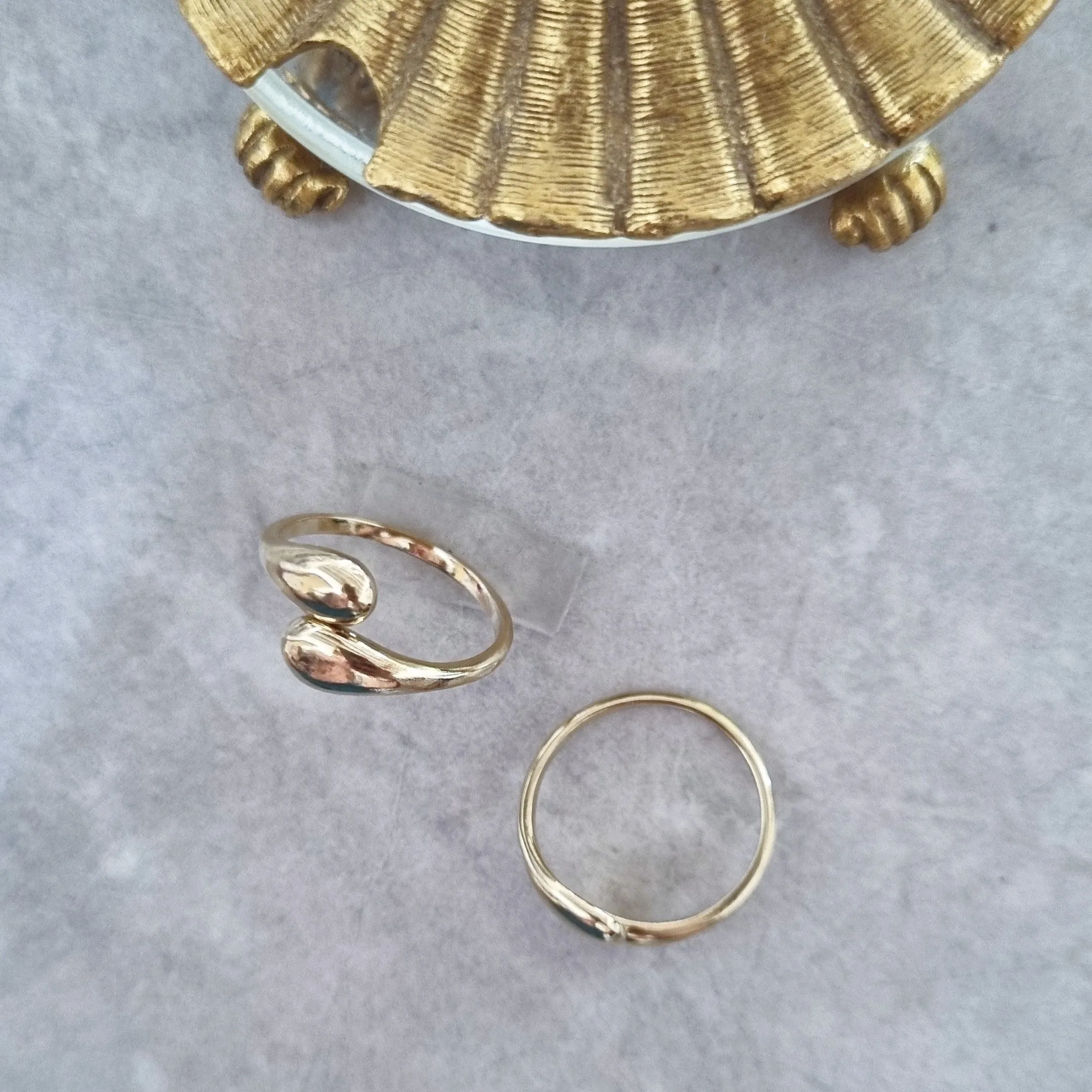 Two bubbles ring